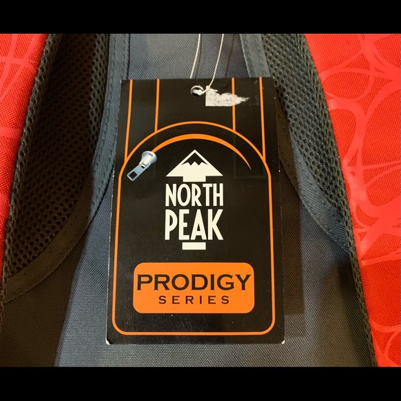New North Peak Prodigy Series Backpack, Red & Gray - Picture 6 of 6